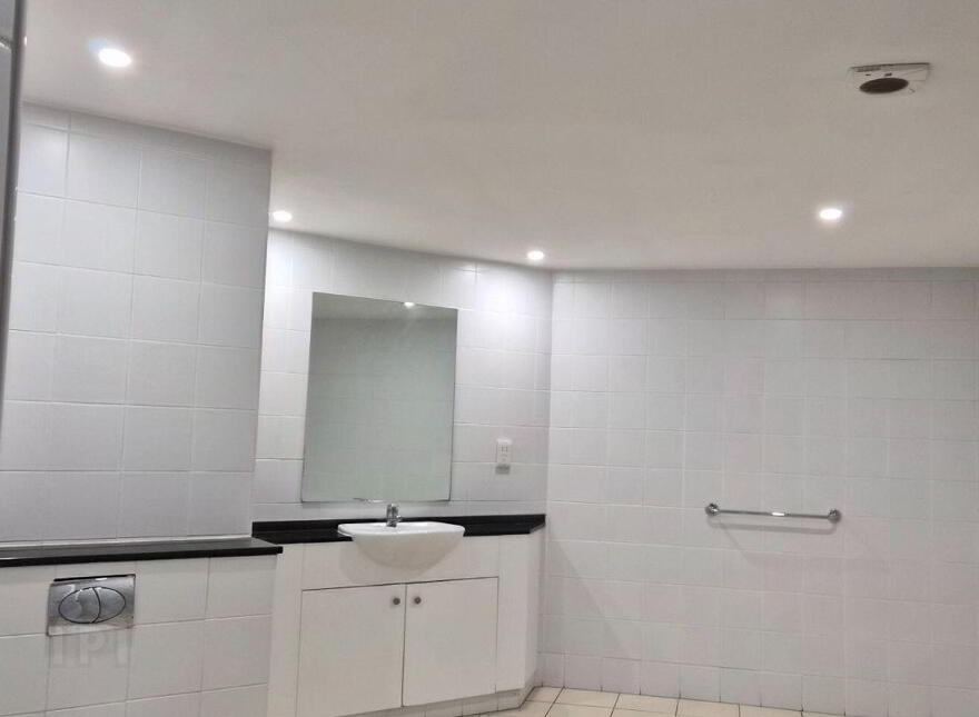 Apartment 25 Gloucester Square, Railway Street, Dublin 1, D01FW31