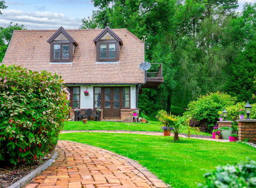 Bramble Lodge, 7 Brookwood, Frenchfurze, Crosshaven, P43Y073