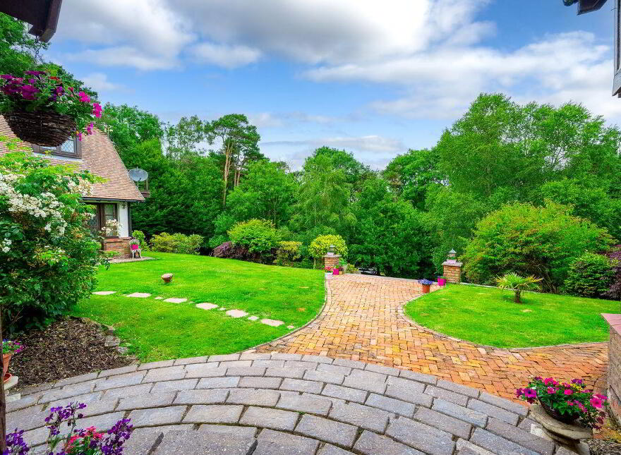 Bramble Lodge, 7 Brookwood, Frenchfurze, Crosshaven, P43Y073