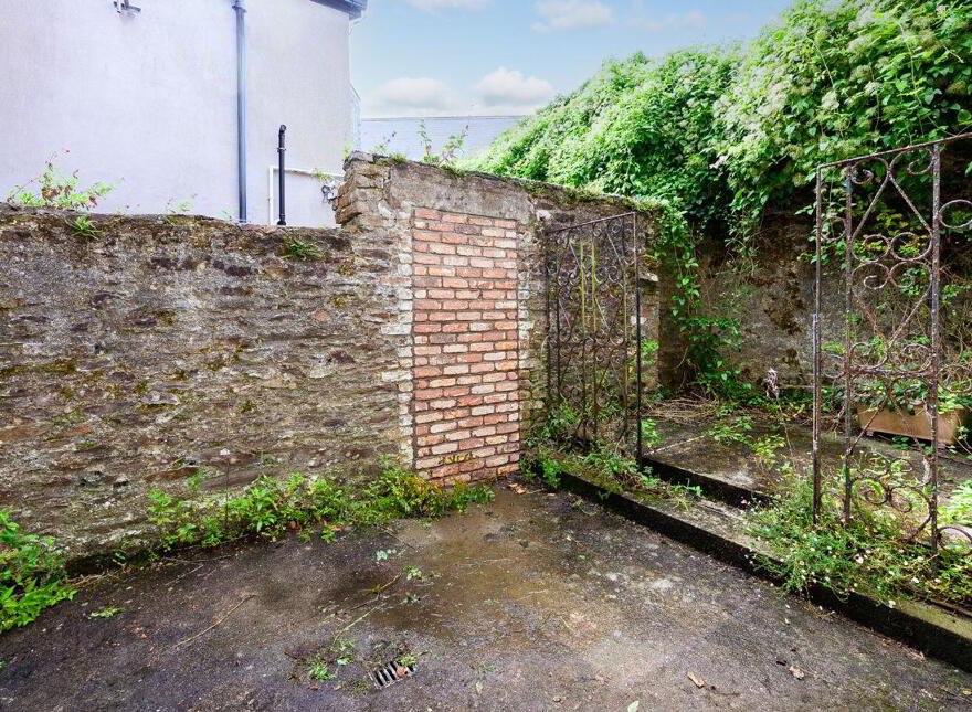 The Presbytery, Upper Road, Crosshaven, P43Y663