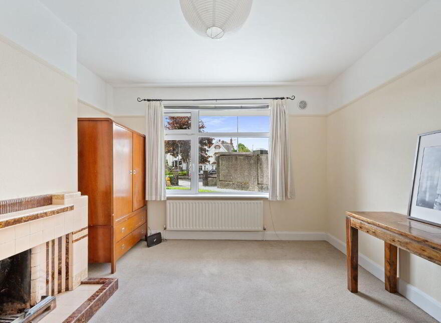 Santa Cruz, 1 Roserie Gardens, Western Road, Cork City Centre, T12TV2F