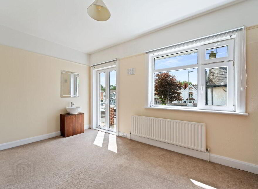 Santa Cruz, 1 Roserie Gardens, Western Road, Cork City Centre, T12TV2F