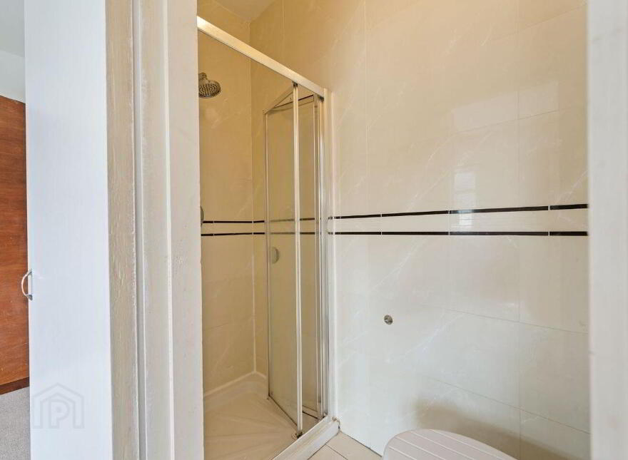 Santa Cruz, 1 Roserie Gardens, Western Road, Cork City Centre, T12TV2F