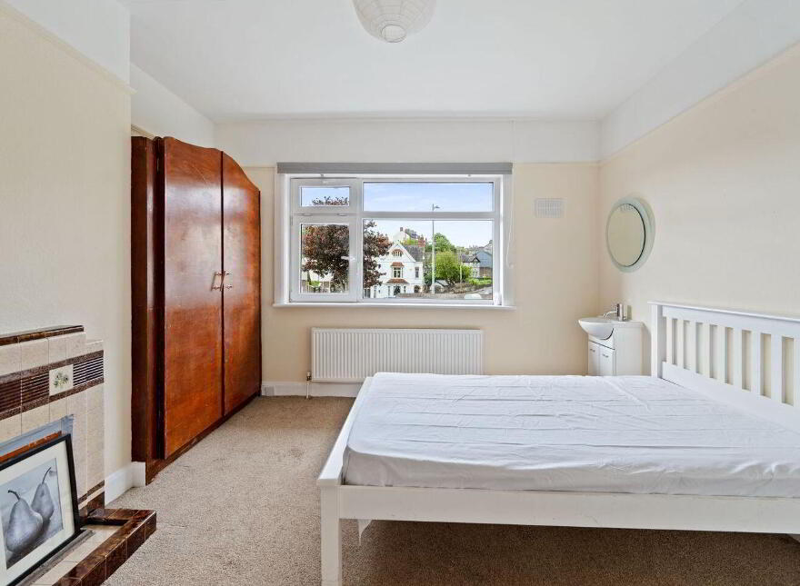 Santa Cruz, 1 Roserie Gardens, Western Road, Cork City Centre, T12TV2F