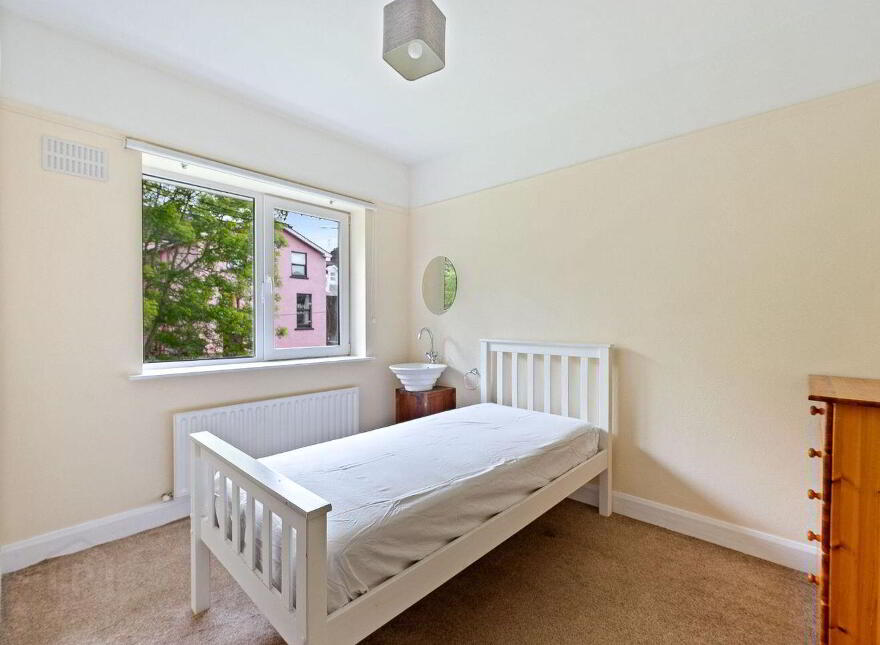 Santa Cruz, 1 Roserie Gardens, Western Road, Cork City Centre, T12TV2F