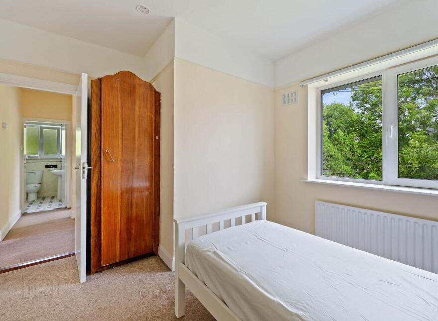 Santa Cruz, 1 Roserie Gardens, Western Road, Cork City Centre, T12TV2F