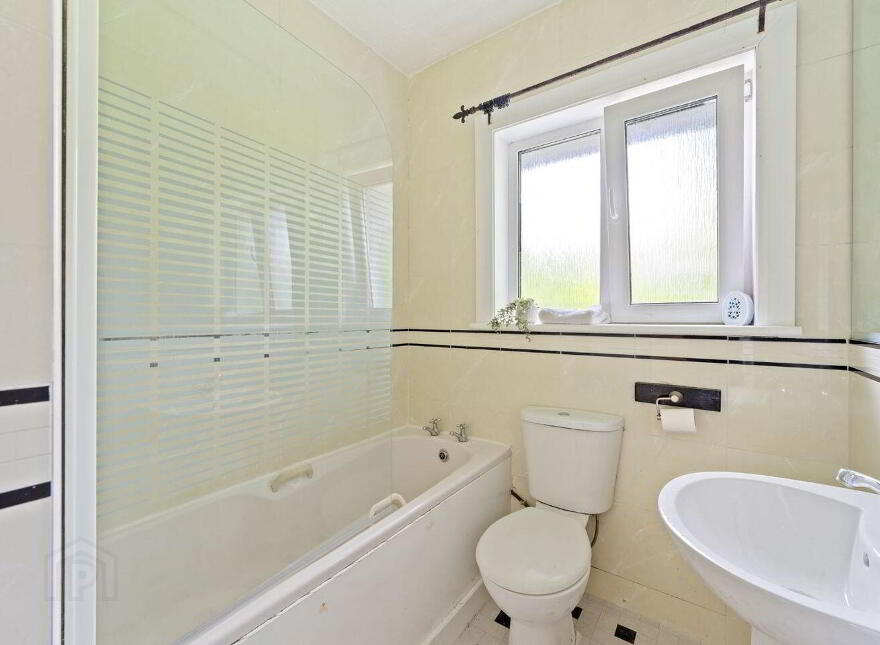 Santa Cruz, 1 Roserie Gardens, Western Road, Cork City Centre, T12TV2F