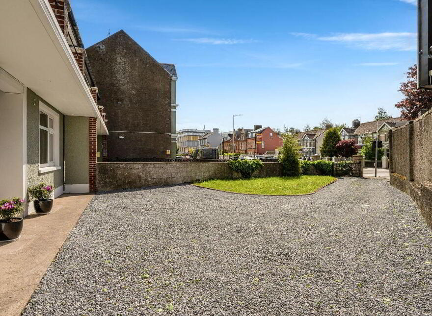 Santa Cruz, 1 Roserie Gardens, Western Road, Cork City Centre, T12TV2F