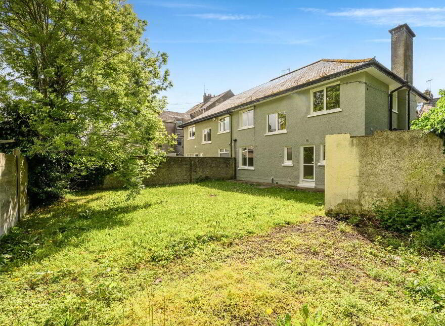 Santa Cruz, 1 Roserie Gardens, Western Road, Cork City Centre, T12TV2F