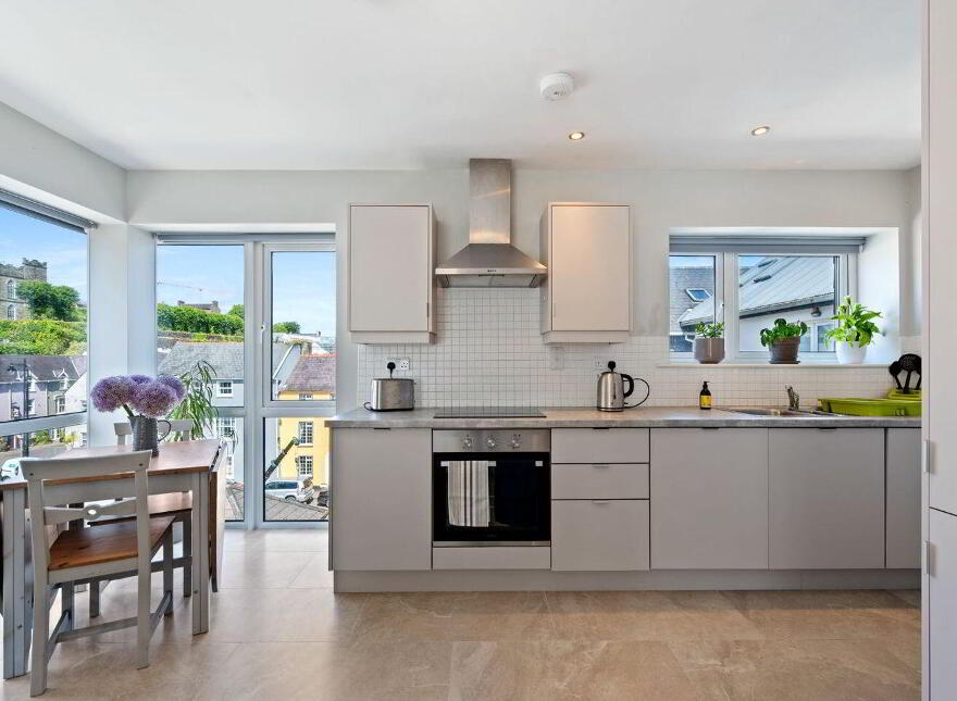 36 Shearwater, Pier Road, Kinsale, P17D326