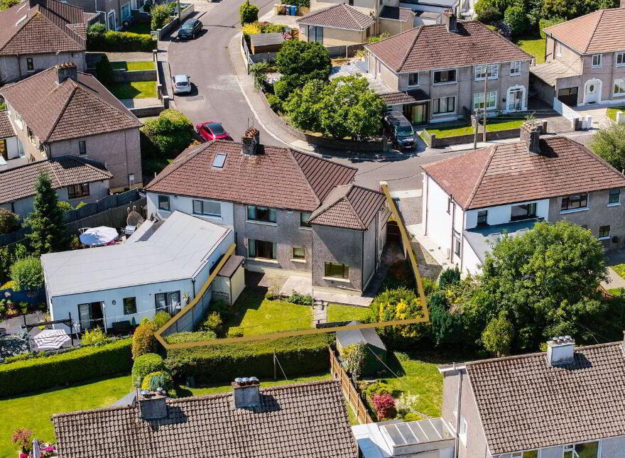 Moynoe, 35 Slieve Mish Park, Turners Cross, T12X0E7