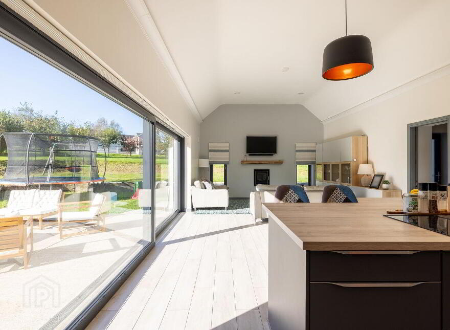 Newtown Commons, New Ross, Y34KA97