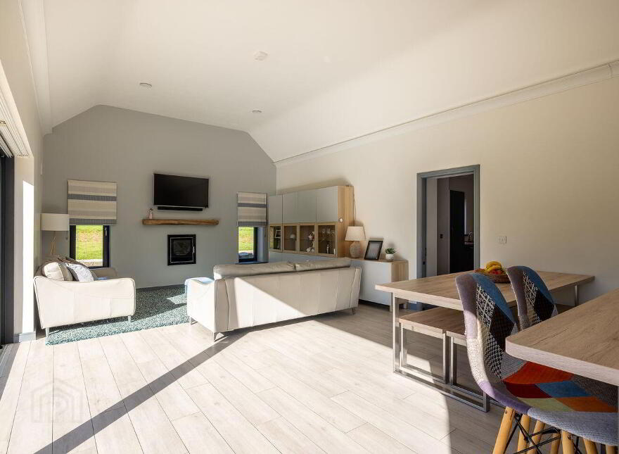 Newtown Commons, New Ross, Y34KA97