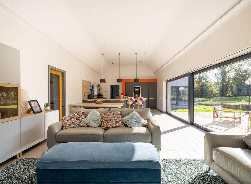 Newtown Commons, New Ross, Y34KA97