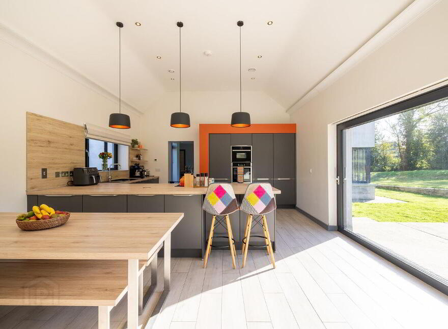 Newtown Commons, New Ross, Y34KA97
