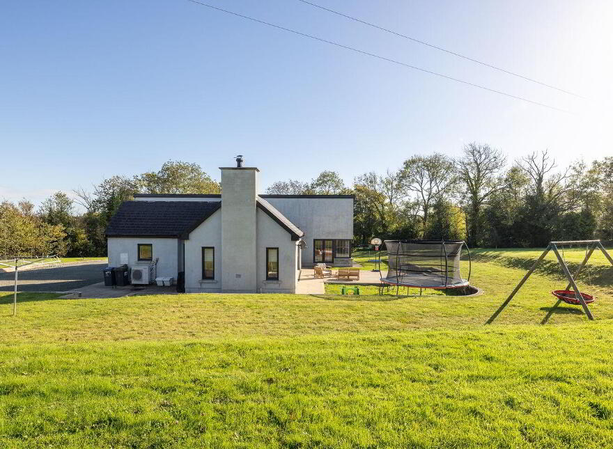 Newtown Commons, New Ross, Y34KA97