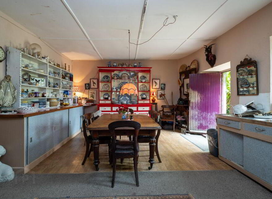 Main Street, Taghmon, Y35F8XV