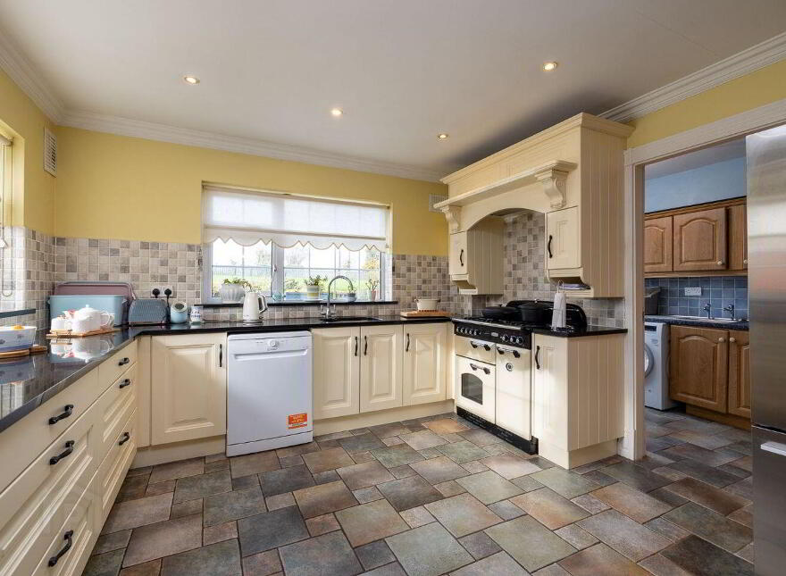 Barntown, Barntown, Y35PY99