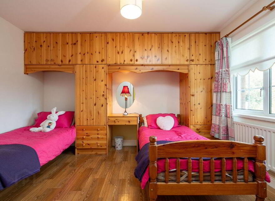 Barntown, Barntown, Y35PY99