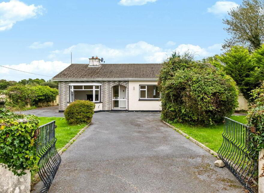 Hillview House, Curraghmore, Saltmills, Ballycullane, Y34K683