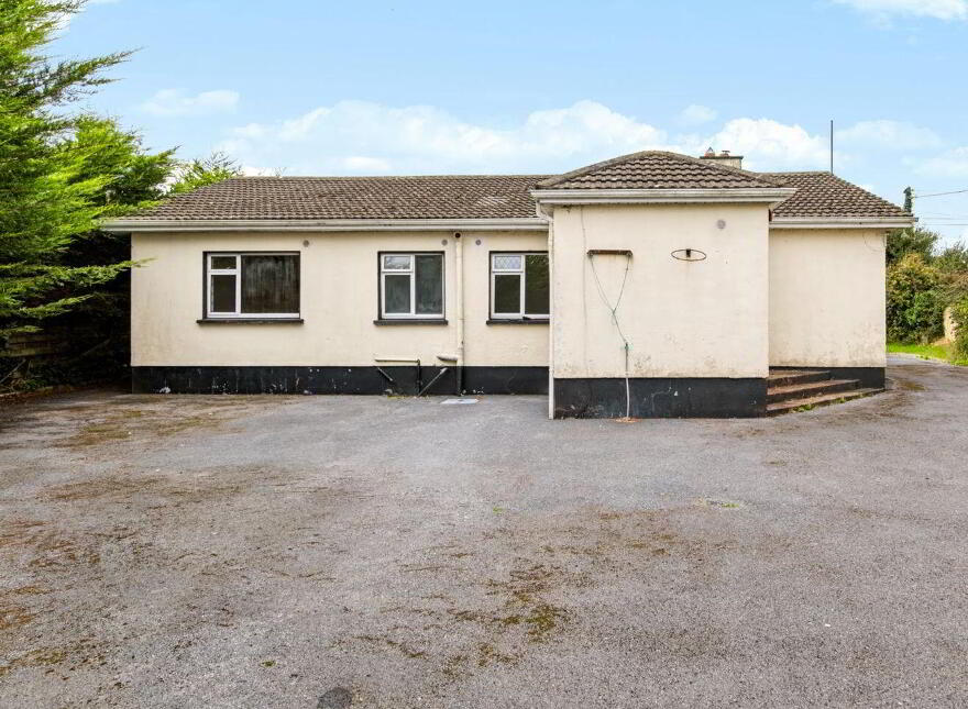 Hillview House, Curraghmore, Saltmills, Ballycullane, Y34K683