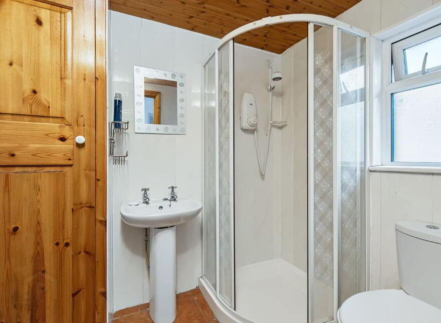 Donmur Lodge, Saint Martin's Road, Rosslare Harbour, Y35T6F3