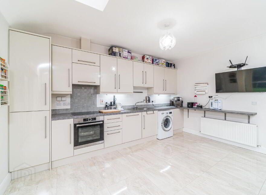 32 Market Square, Newcastle, Newcastle, D22E1R0