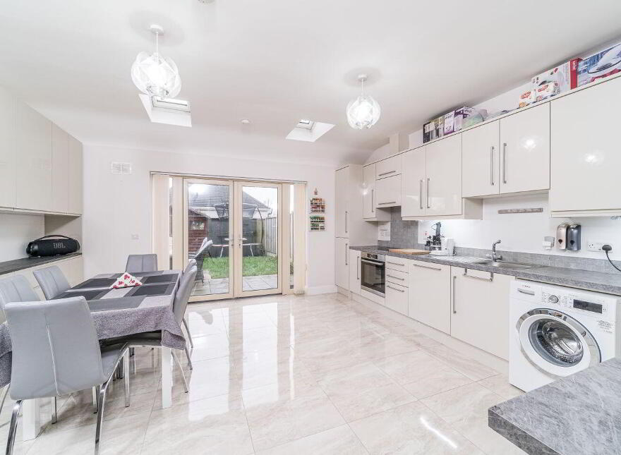 32 Market Square, Newcastle, Newcastle, D22E1R0