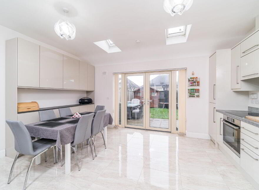 32 Market Square, Newcastle, Newcastle, D22E1R0