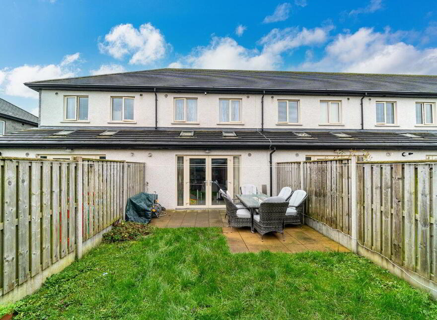 32 Market Square, Newcastle, Newcastle, D22E1R0
