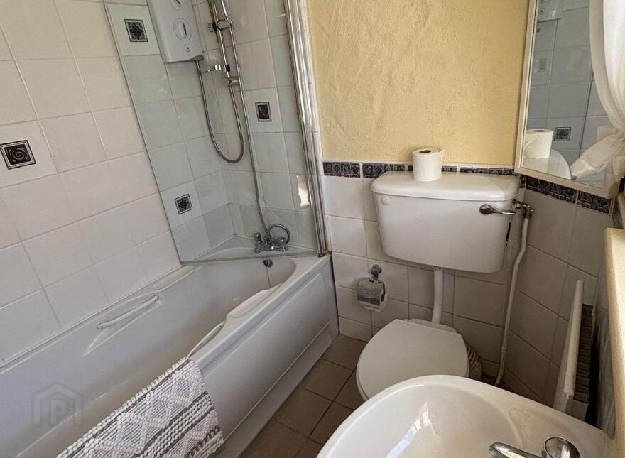 Silke's Cottage, Masonbrook, Loughrea, H62YR89
