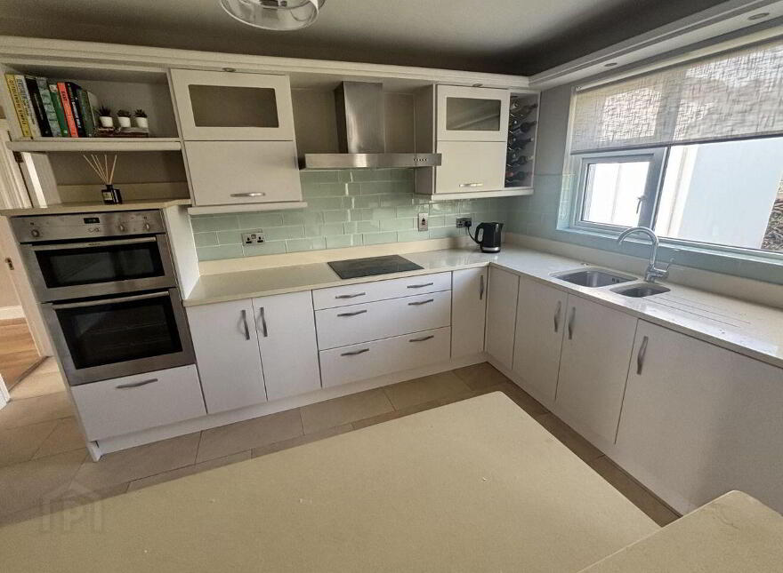 31 Tudor Vale, Oranmore, H91E2RE