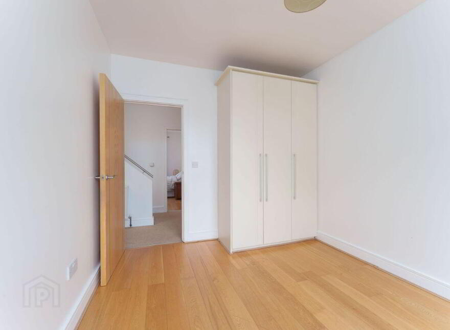 35 Olcovar, Shankill, Shankill, D18W597