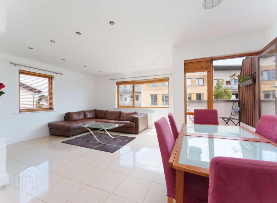 35 Olcovar, Shankill, Shankill, D18W597