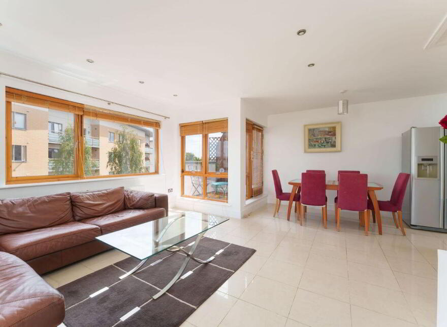 35 Olcovar, Shankill, Shankill, D18W597