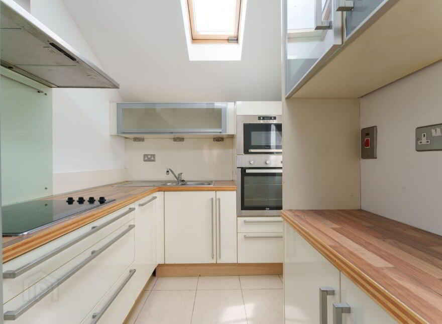 35 Olcovar, Shankill, Shankill, D18W597