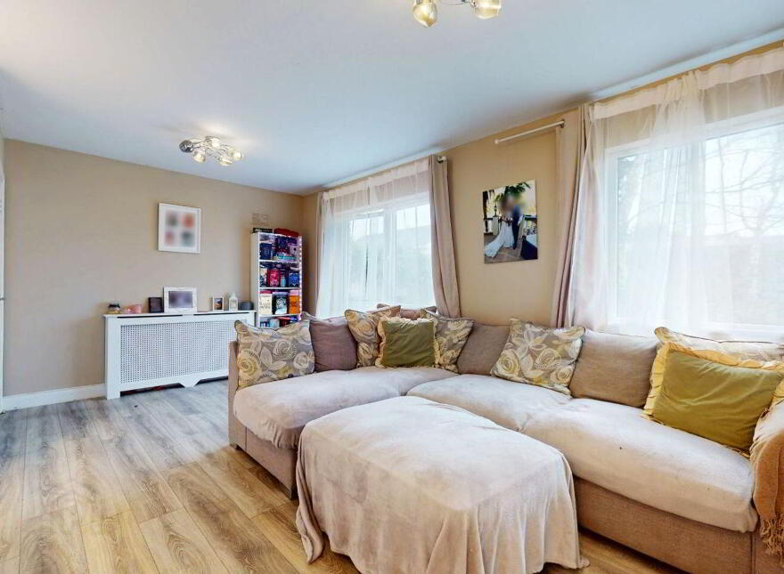 101 The Oaks, Ridgewood, Swords, K67TV08