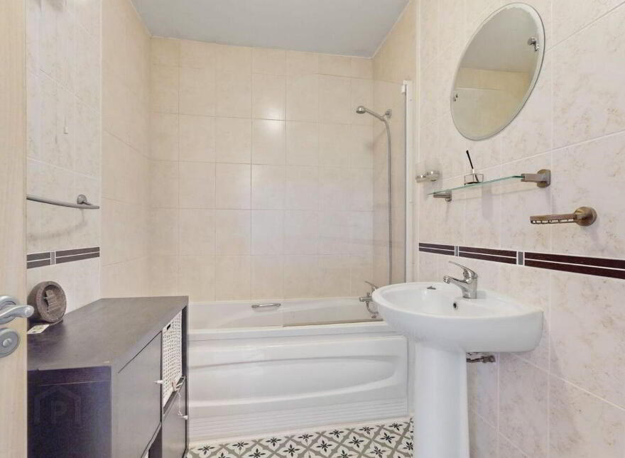15 Parkview Drive, Finglas, Finglas, D11NF24