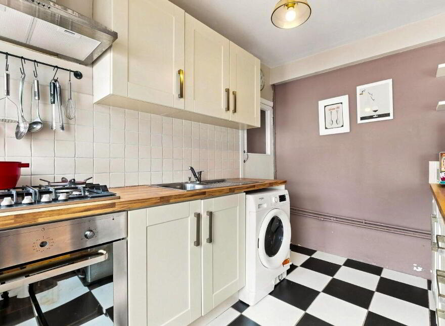 3 Connaught Parade, Phibsborough, Phibsborough, D07E043
