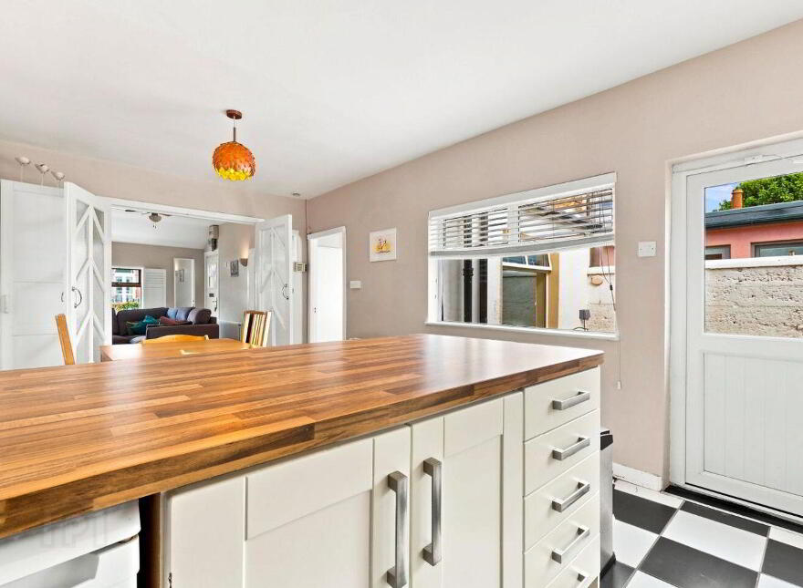 3 Connaught Parade, Phibsborough, Phibsborough, D07E043