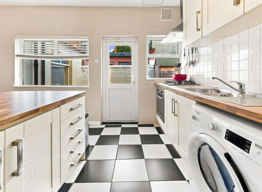 3 Connaught Parade, Phibsborough, Phibsborough, D07E043