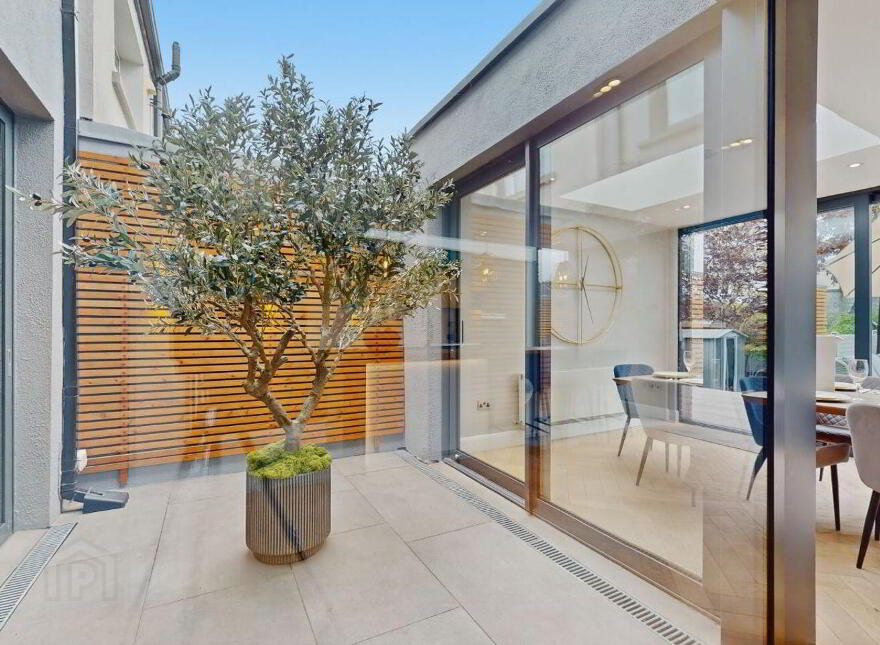 Mountain View, 1 Saint Bridget's Drive, Dublin 12, D12X0A8