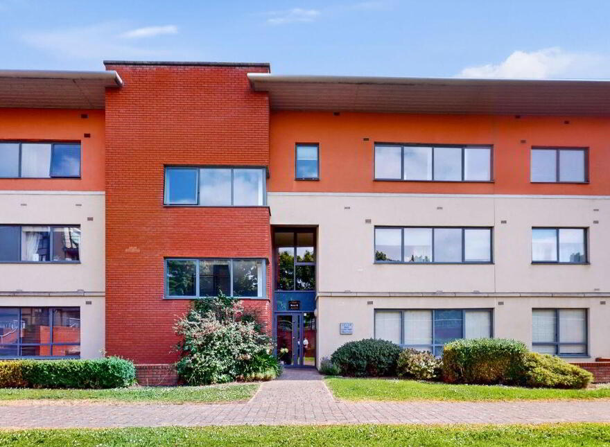 Apartment 121 East Courtyard, Tullyvale, Dublin 18, D18V3V9