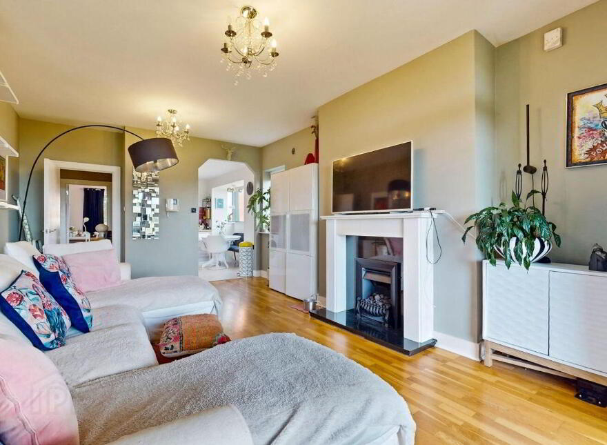 Apartment 121 East Courtyard, Tullyvale, Dublin 18, D18V3V9