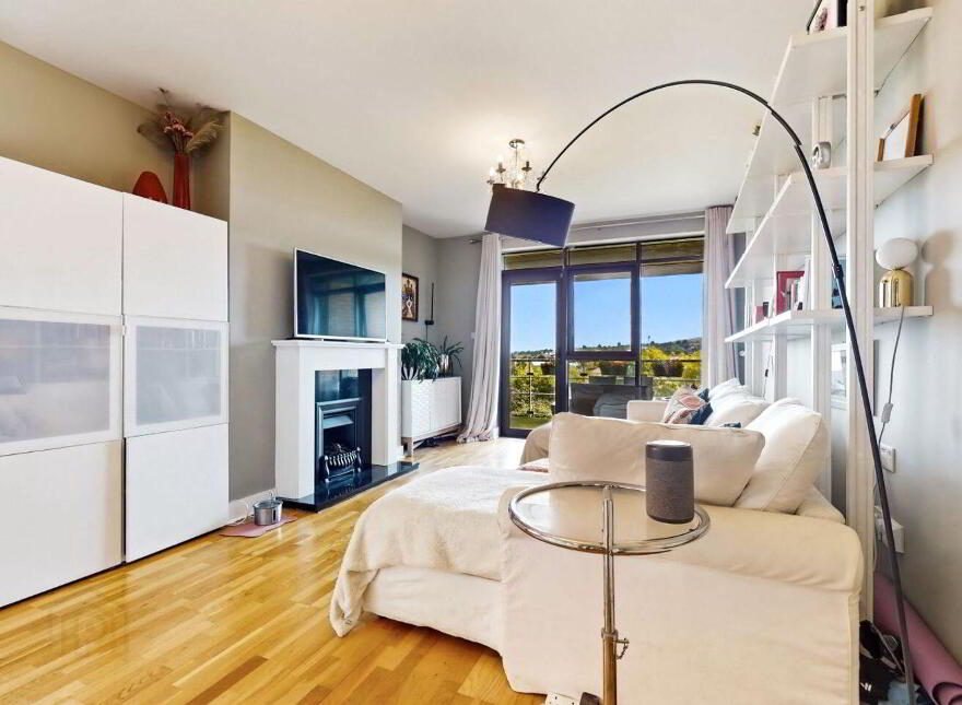 Apartment 121 East Courtyard, Tullyvale, Dublin 18, D18V3V9