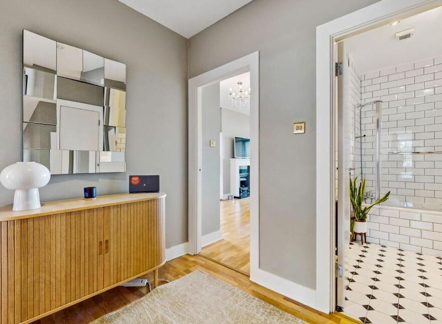 Apartment 121 East Courtyard, Tullyvale, Dublin 18, D18V3V9
