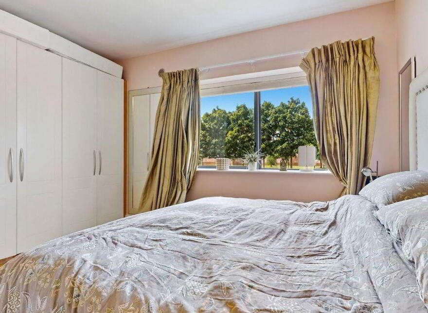 Apartment 121 East Courtyard, Tullyvale, Dublin 18, D18V3V9