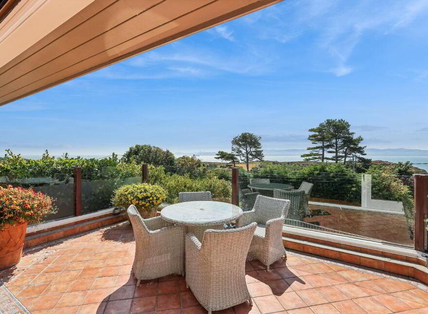 Carrigkeal, Carrickbrack Road, Howth, Howth, D13V295