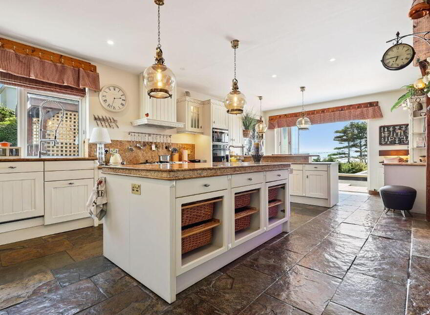 Carrigkeal, Carrickbrack Road, Howth, Howth, D13V295
