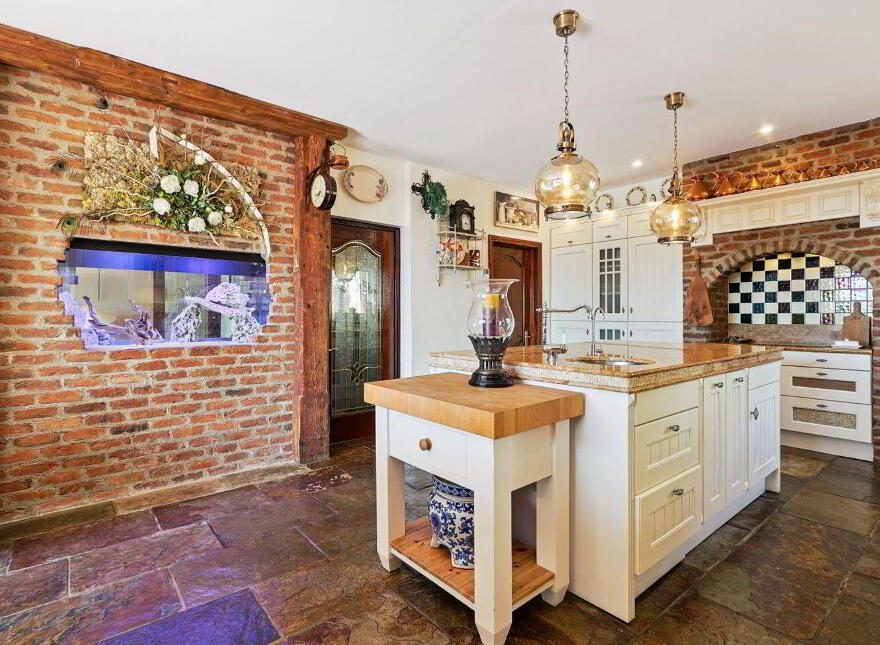 Carrigkeal, Carrickbrack Road, Howth, Howth, D13V295